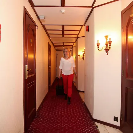 Astor Hotel 4*