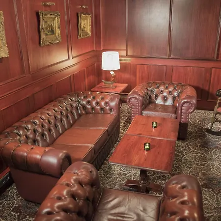 Astor Hotel 4*