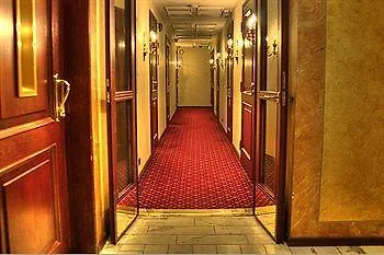 Astor Hotel