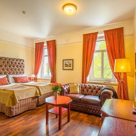 Astor Hotel