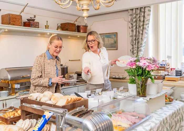 فندق Astor فآسا