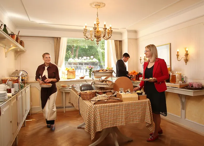 فندق Astor فآسا