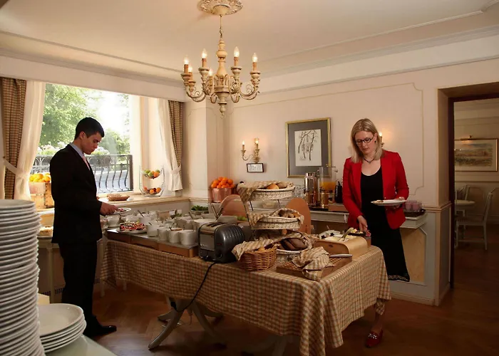 فندق Astor فآسا